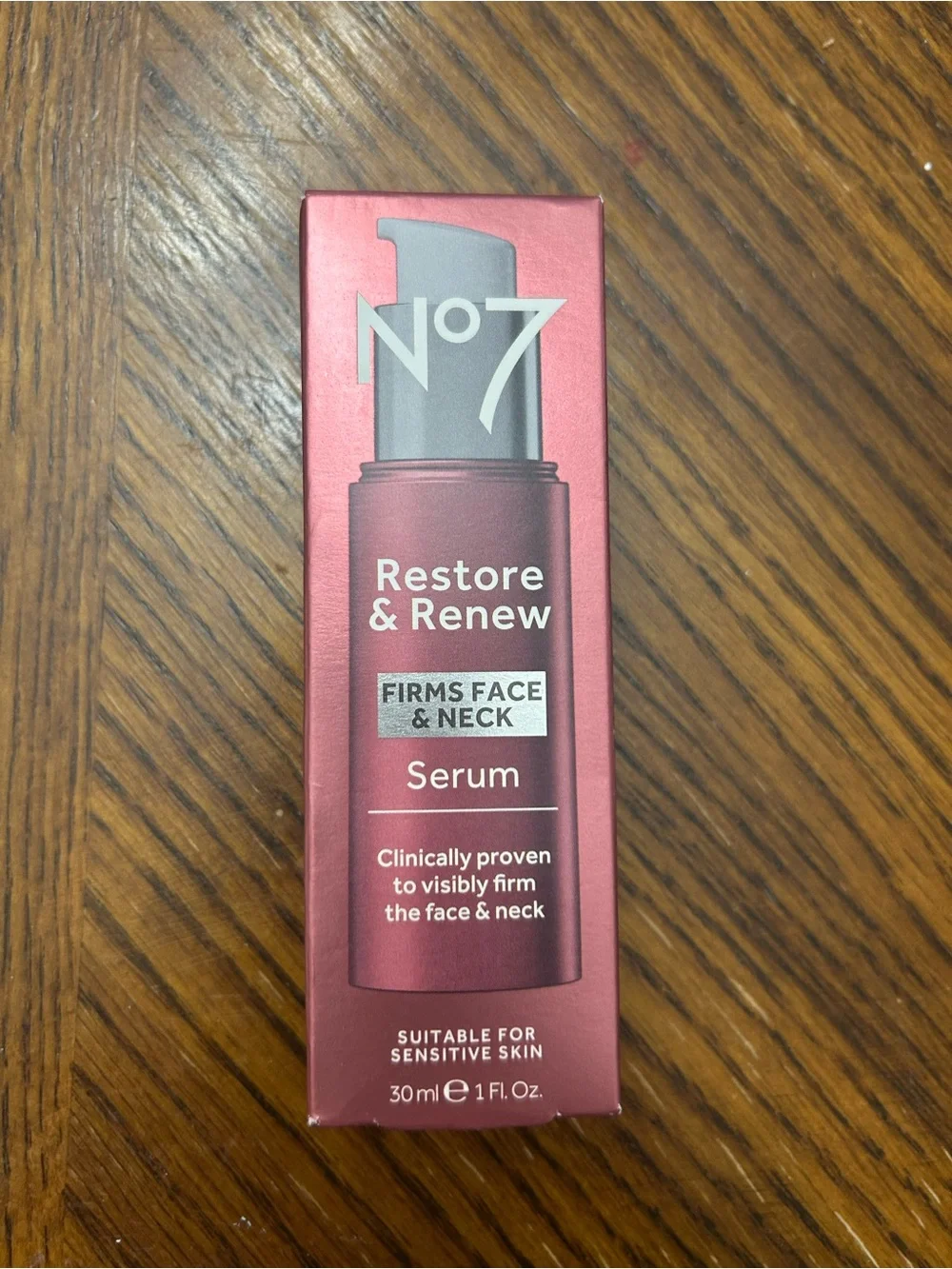 NWT No 7 Restore & Renew firms face & neck Serum